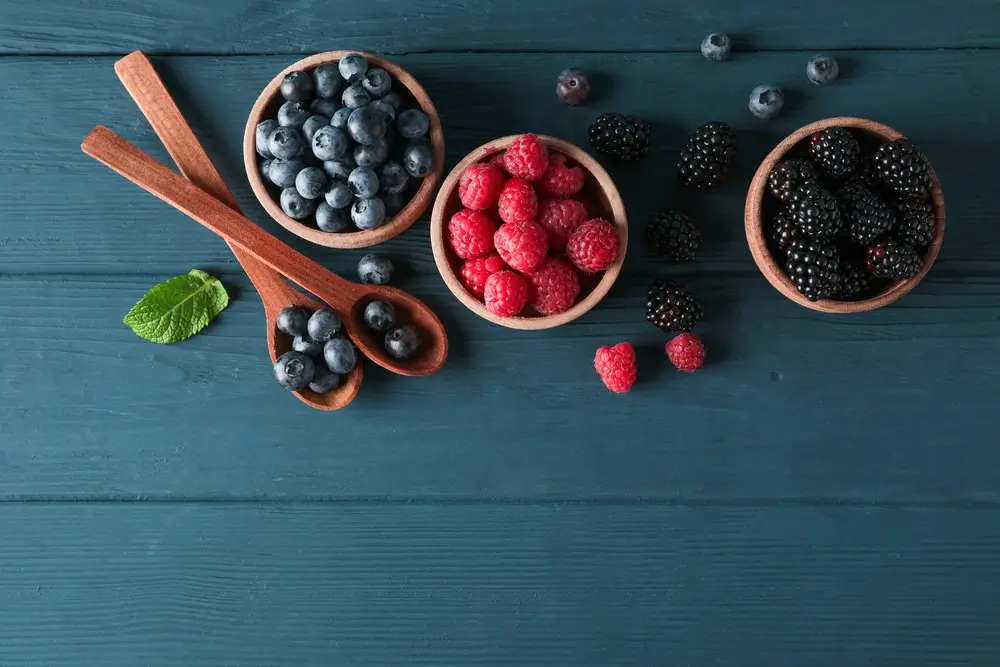 Antioxidant-Rich Foods Berries, dark leafy greens