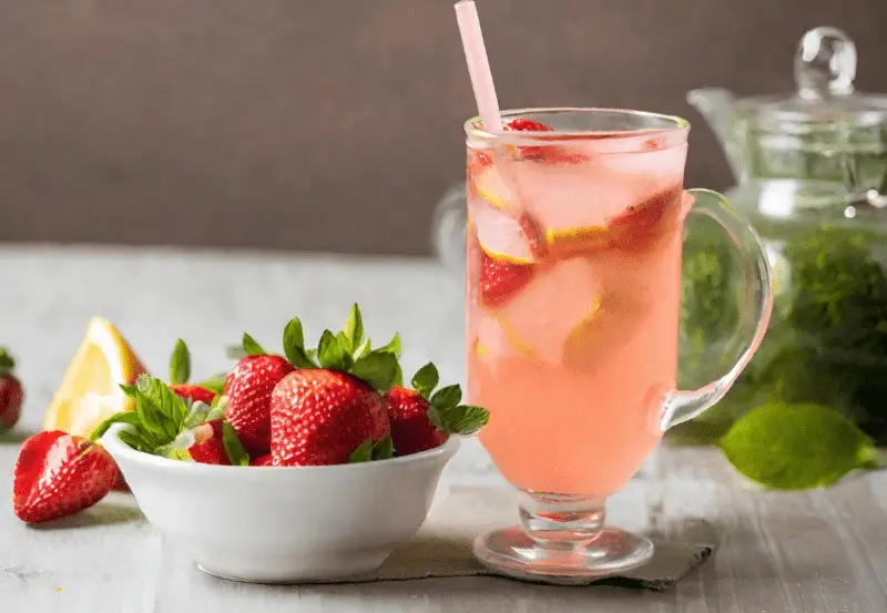 How to Make Strawberry Lemonade Green Tea