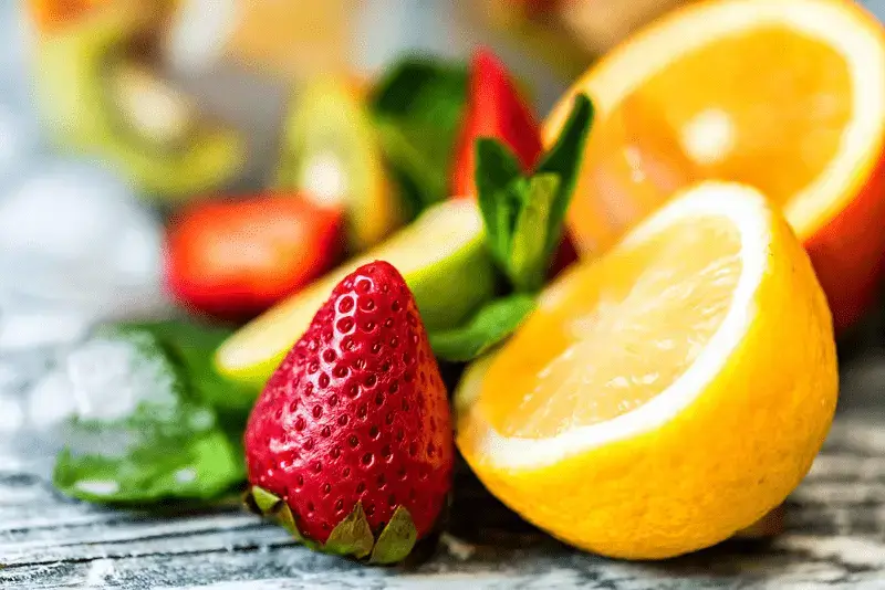 Nutritional value of strawberries and lemons