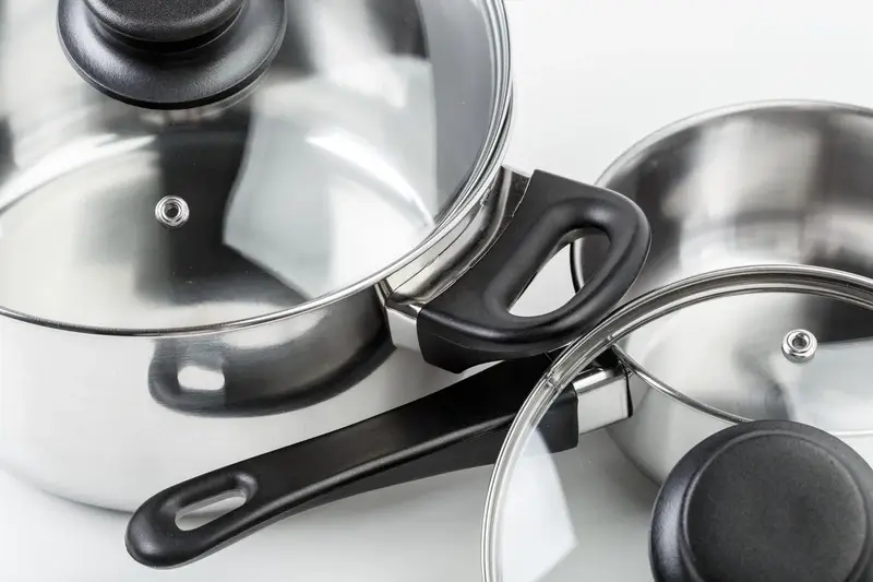 Stainless Steel Cookware Features to Look for in Handles